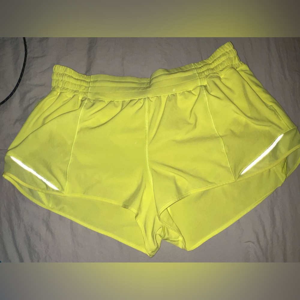 Lululemon Hotty hot shorts high rise 2.5” - size 14 - highlighter yellow